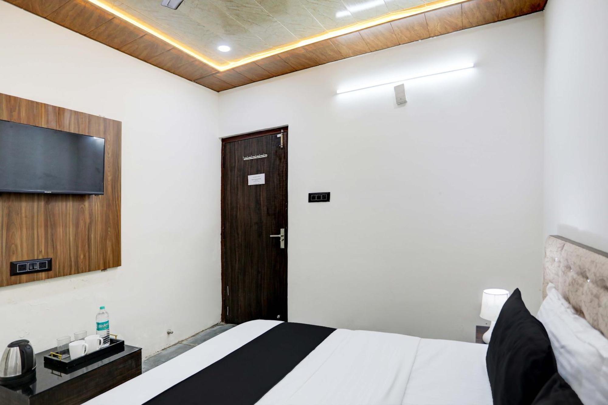 Collection O Park Paradise Delhi  Exterior photo